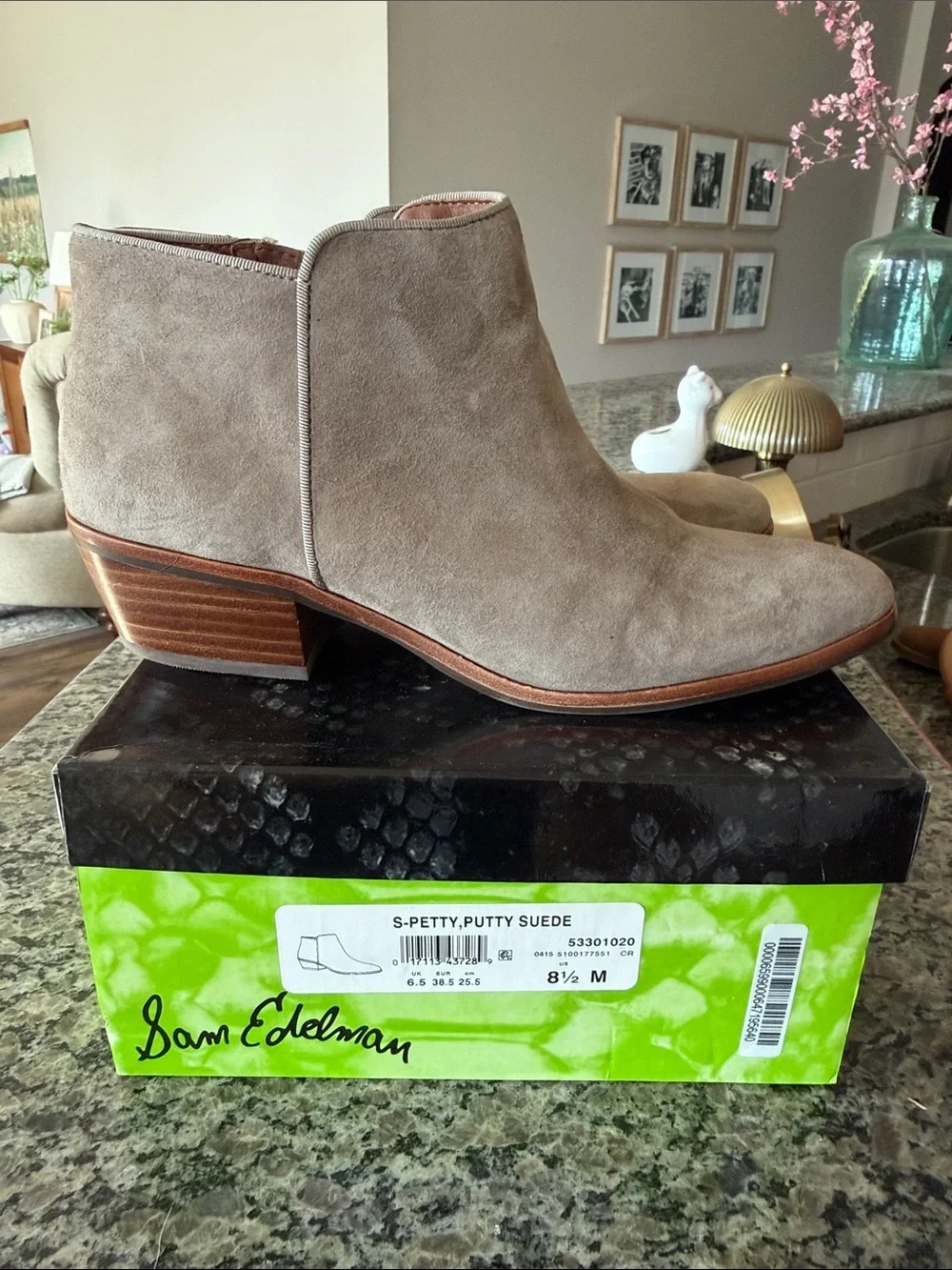 EUC/LNIB, Sam Edelman Petty Suede Ankle Booties in Putty Suede